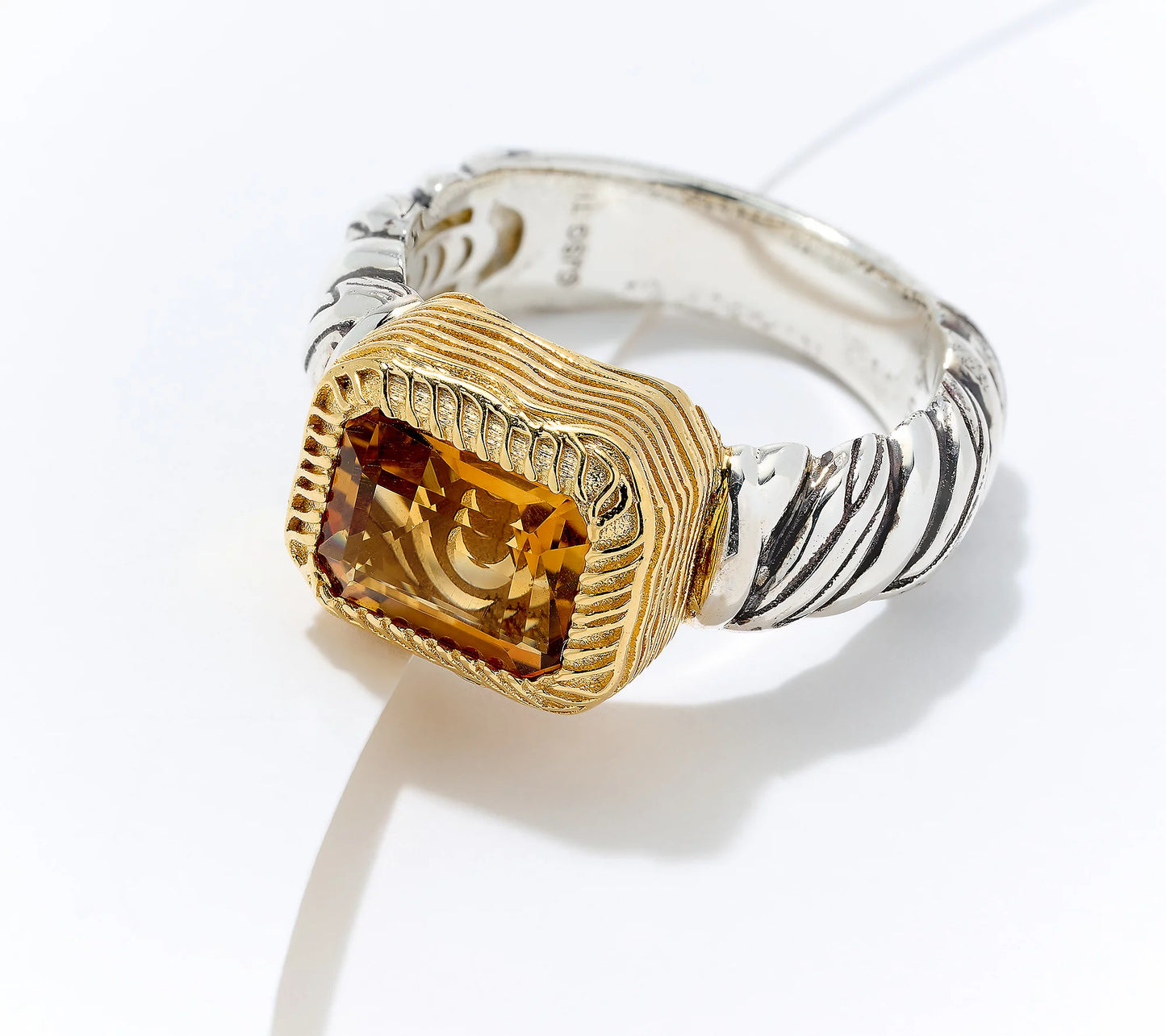 πTwo-Tone Gemstone Ring β Bold, Beautiful, and Brilliant