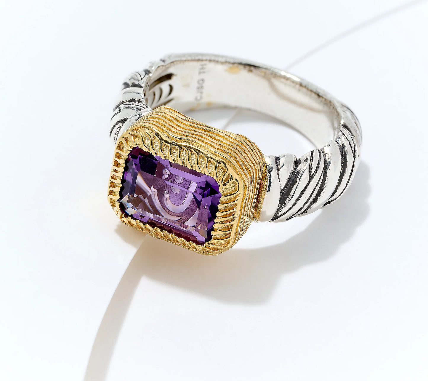 💎Two-Tone Gemstone Ring – Bold, Beautiful, and Brilliant