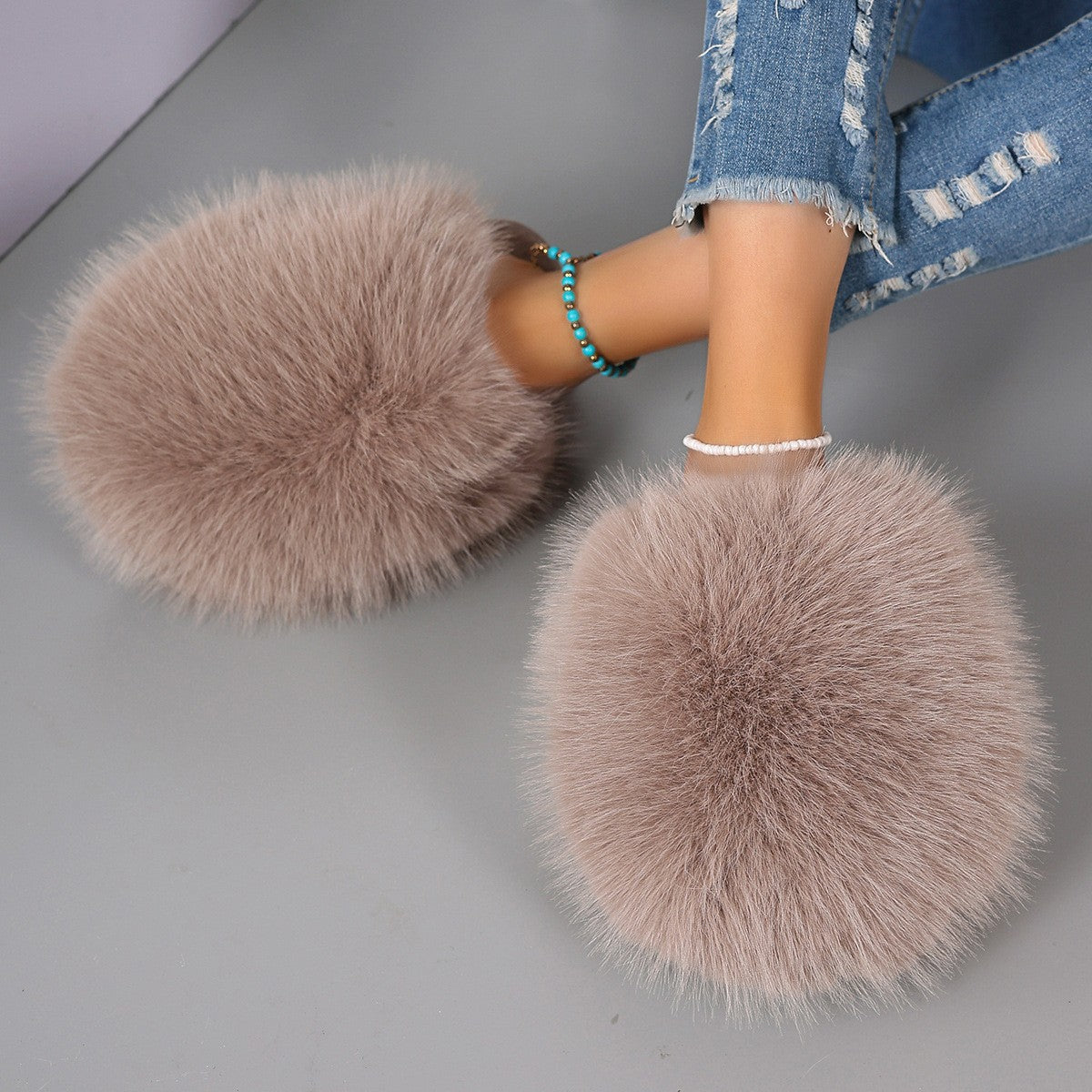 Fluffy Plush Closed-Toe Slippers – Stay Warm, Soft & Stylish This Fall!